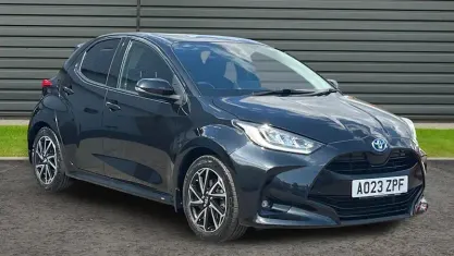 Used Toyota Yaris Design 116 HP (85 kW) 2023 Black Hatchback