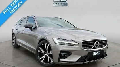 Usado Volvo V60 R-Design 190 HP (139 kW) 2019 Cinzento Carrinha