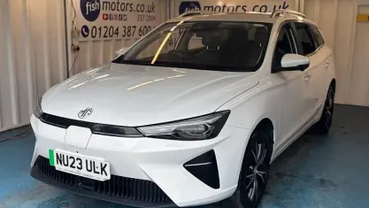 Käytetty MG MG5 EV Trophy 114 kW (156 HP) 2022 Valkoinen Farmari