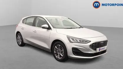 Begagnad Ford Focus Titanium 125 HK (91 kW) 2023 Halvkombi