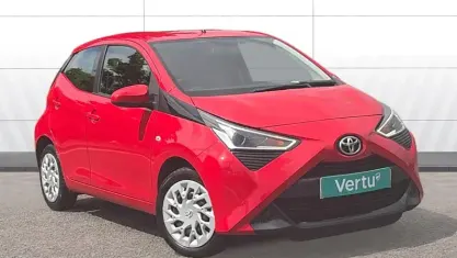Used Toyota Aygo X-play 72 HP (52 kW) 2020 Hatchback