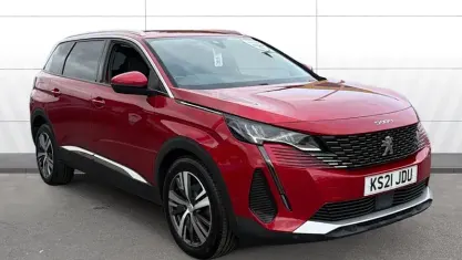 Used Peugeot 5008 Allure Premium 131 HP (96 kW) 2021 Red SUV