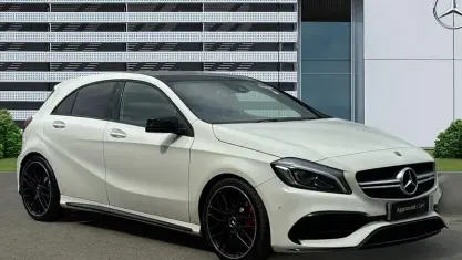 Begagnad Mercedes A45 AMG Premium 381 HK (280 kW) 2018 Vit Halvkombi
