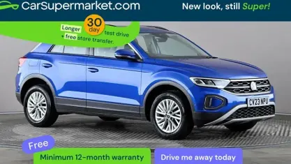 Second-hand VW T-Roc Life 110 CP (80 kW) 2023 Albastru SUV