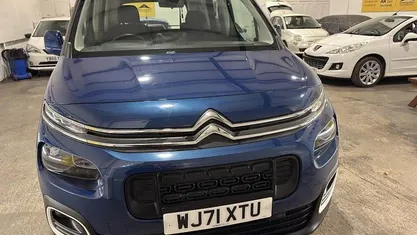 Used Citroën Berlingo Feel 102 HP (75 kW) 2023 MPV