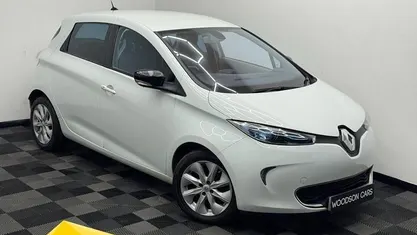 Used Renault Zoe Dynamique 64 kW (88 HP) 2014 White Hatchback