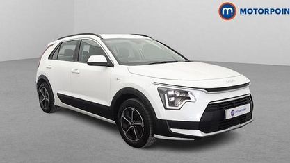 Używany Kia Niro 141 KM (103 kW) 2023 Biały SUV