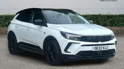 Used Vauxhall Grandland X 131 HP (96 kW) 2023 White SUV