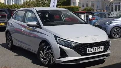 Used Hyundai i20 Advanced 101 HP (74 kW) 2024 Grey Hatchback