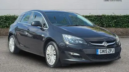 Used Vauxhall Astra Excite 101 HP (74 kW) 2015 Black Hatchback