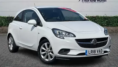 Used Vauxhall Corsa 75 HP (55 kW) 2018 White Hatchback