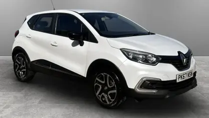 Used Renault Captur Dynamique 90 HP (66 kW) 2017 White SUV