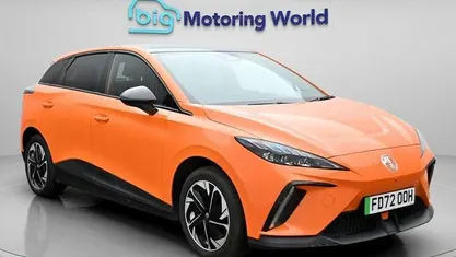 Begagnad MG MG4 EV Trophy 150 kW (204 HK) 2025 Halvkombi