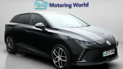 Begagnad MG MG4 EV Trophy 150 kW (204 HK) 2025 Halvkombi
