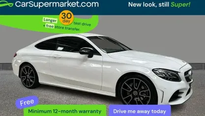 Usado Mercedes C200 AMG line 184 HP (135 kW) 2019 Branco Coupé