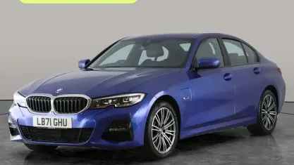 Begagnad BMW 330e M Sport 292 HK (214 kW) 2022 Blå Sedan