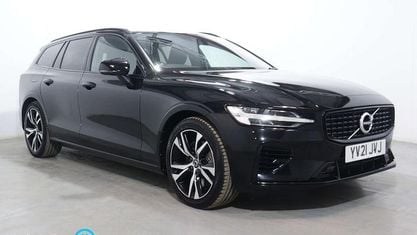 Używany Volvo V60 R-Design 340 KM (250 kW) 2021 Czarny Kombi
