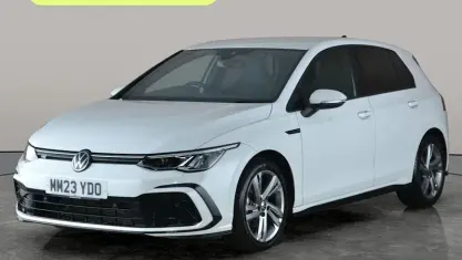 Second-hand VW Golf VIII R-line 150 CP (110 kW) 2023 Alb Hatchback