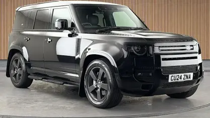 Used Land Rover Defender HSE Dynamic 300 HP (220 kW) 2024 Black SUV