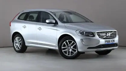 Usado Volvo XC60 SE Lux 190 CV (139 kW) 2016 Plateado SUV