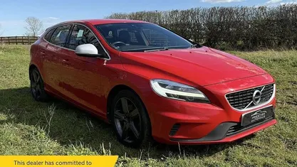 Used Volvo V40 R-Design 122 HP (89 kW) 2019 Hatchback
