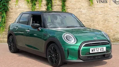 Used Mini Cooper Exclusive 136 HP (100 kW) 2023 Green Hatchback