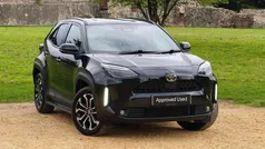 Black Used 2024 Toyota Yaris Hybrid Design SUV | £23,291 (Good price)