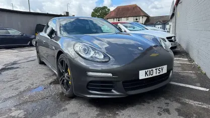 Used Porsche Panamera Diesel 250 HP (183 kW) 2013 Grey Hatchback