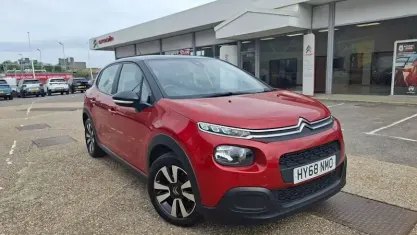 Used Citroën C3 Feel 82 HP (60 kW) 2018 Red Hatchback