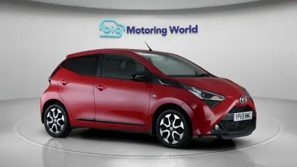 Used Toyota Aygo Trend 72 HP (52 kW) 2019 Red Hatchback