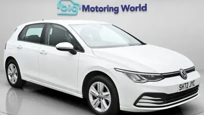 Second-hand VW Golf VIII S 131 CP (96 kW) 2023 Alb Hatchback