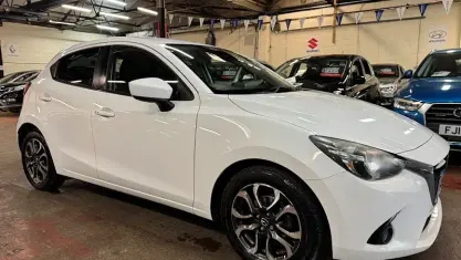 Used Mazda 2 Inclusive 90 HP (66 kW) 2016 White Hatchback