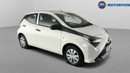 Used Toyota Aygo 72 HP (52 kW) 2018 White Hatchback