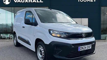 Used Vauxhall Combo S 102 HP (75 kW) 2024 White MPV