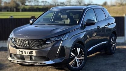 Używany Peugeot 3008 Allure Premium 131 KM (96 kW) 2021 Szary SUV