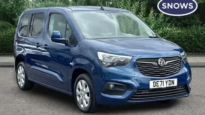 Used Vauxhall Combo 131 HP (96 kW) 2021 Blue MPV