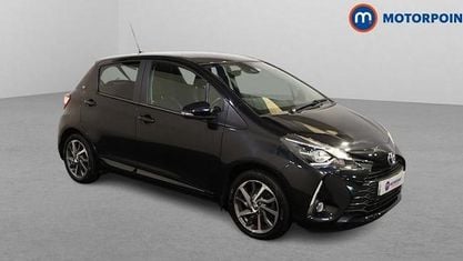 Używany Toyota Yaris 111 KM (81 kW) 2019 Czarny Hatchback