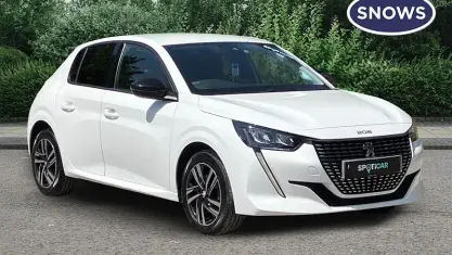 Used Peugeot 208 Allure+ 102 HP (75 kW) 2023 White Hatchback