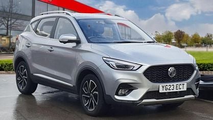 Używany MG ZS Exclusive 111 KM (81 kW) 2023 Srebrny SUV