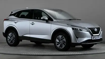 Used Nissan Qashqai Acenta Premium 140 HP (102 kW) 2023 Silver SUV