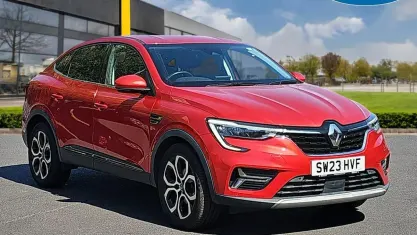Used Renault Arkana Techno 143 HP (105 kW) 2023 Red  SUV