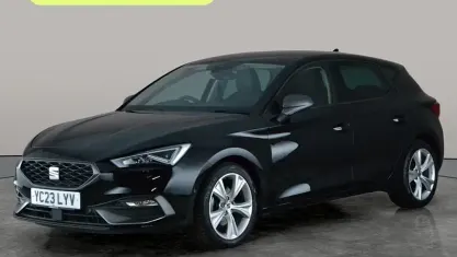 Usado Seat Leon FR 131 HP (96 kW) 2023 Preto Citadino