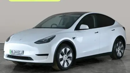 Begagnad Tesla Model Y RWD 254 kW (346 HK) 2024 Vit SUV
