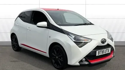 Used Toyota Aygo x-press 69 HP (50 kW) 2018 White Hatchback
