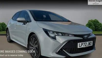 Begagnad Toyota Corolla Design 122 HK (89 kW) 2022 Halvkombi