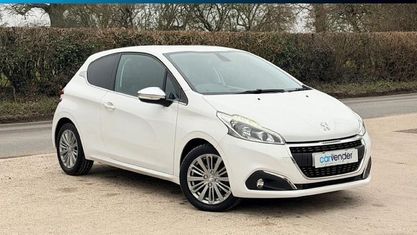 Begagnad Peugeot 208 Allure 82 HK (60 kW) 2016 Halvkombi
