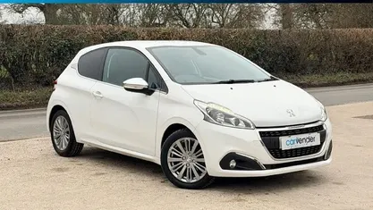 Used Peugeot 208 Allure 82 HP (60 kW) 2016 Hatchback