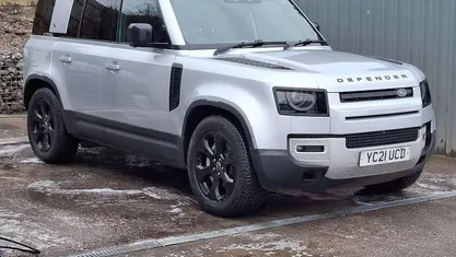 Used Land Rover Defender SE 300 HP (220 kW) 2023 SUV