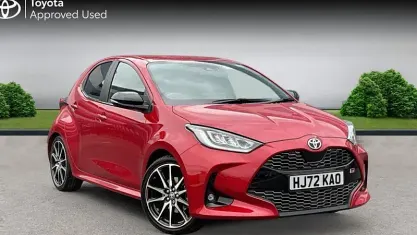 Gebraucht Toyota Yaris Hybrid Sport 116 PS (85 kW) 2023 Rot Kleinwagen