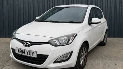 Used Hyundai i20 Active 84 HP (61 kW) 2014 White Hatchback
